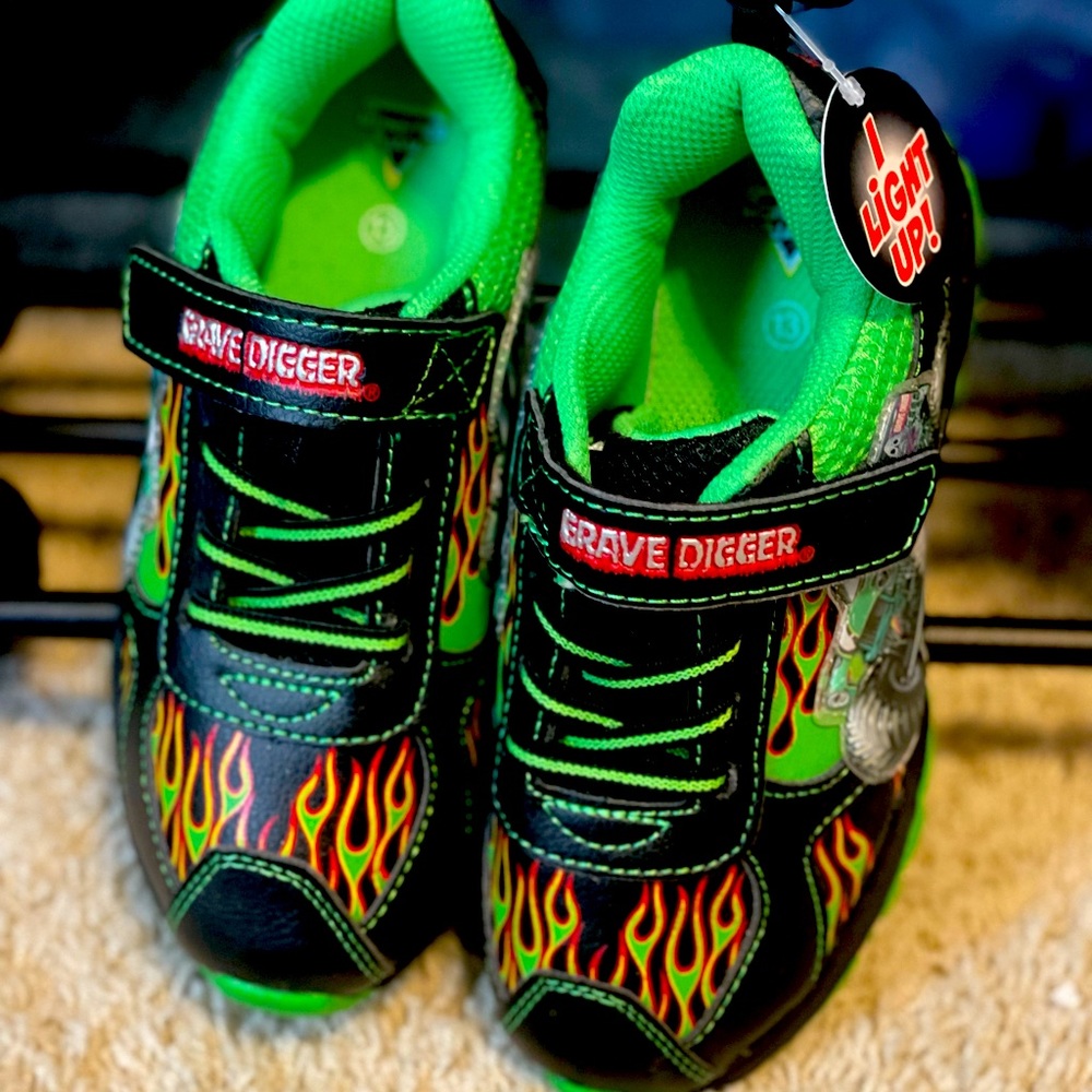 New! Lights Up!